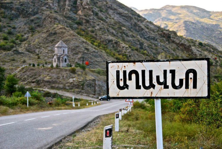 Կոչ ենք անում Բաքվին Ղարաբաղի բնակչությանը չդարձնել Երևանի հետ տարաձայնությունների պատանդ. Զախարովա