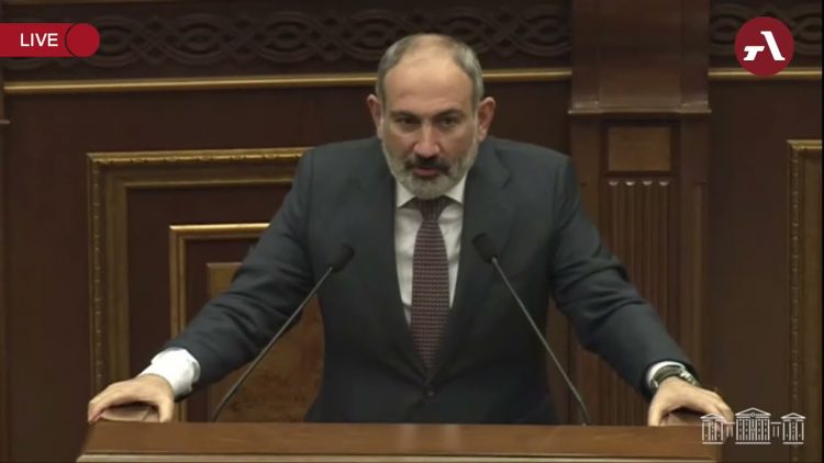 Պարոն Քերոբյանին ես եմ արգելել հրաժարական տալ, ես կորոշեմ ինչքան աշխատել, ինչքան՝ ոչ․ Փաշինյան