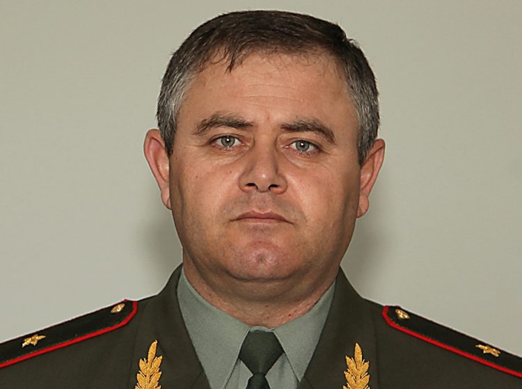 Артак Давтян освобожден от должности главы Генштаба ВС Армении
