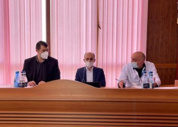 Արտակ Բեգլարյանը և ԱՀ առողջապահության նախարարն այցելել են Կարմիր շուկայի բուժամբուլատորիա
