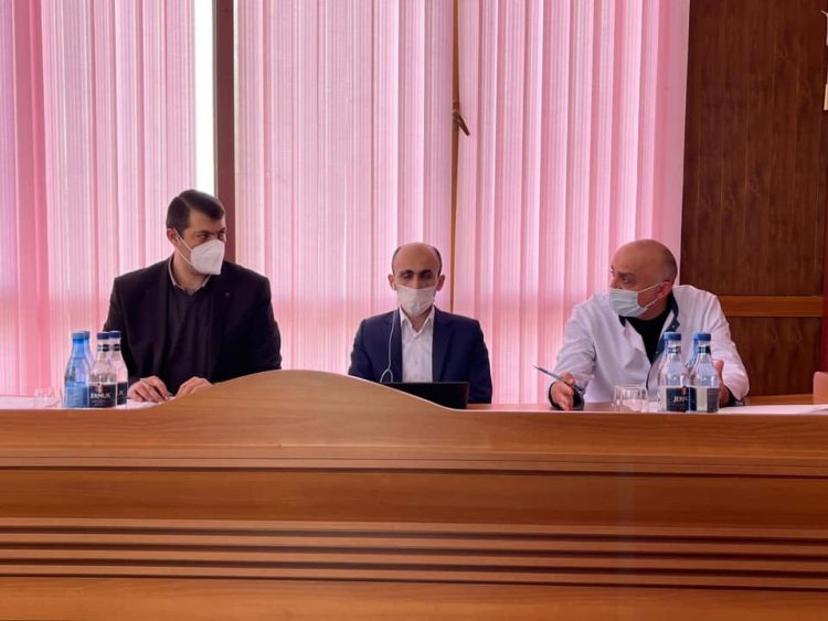 Արտակ Բեգլարյանը և ԱՀ առողջապահության նախարարն այցելել են Կարմիր շուկայի բուժամբուլատորիա