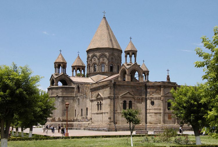 Կոչ ենք անում Բաքվին Ղարաբաղի բնակչությանը չդարձնել Երևանի հետ տարաձայնությունների պատանդ. Զախարովա