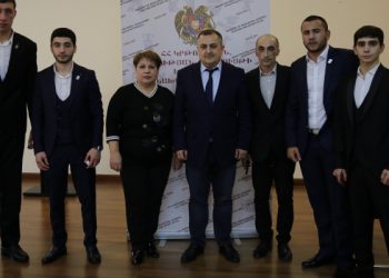 Կարեն Գիլոյանը մարզական կոչումներ է շնորհել մի շարք մարզիկների