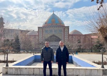 Ադրբեջանցի պատգամավորները Երևանի պարսկական մզկիթը ադրբեջանական մշակույթի հուշարձան են անվանել (լուսանկար)