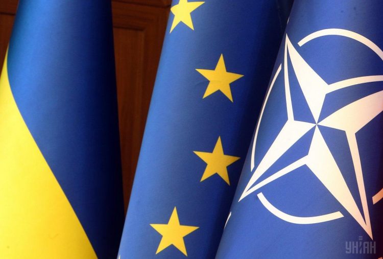 США и ряд стран ЕС отреагировали на сообщение о признании Россией ДНР и ЛНР