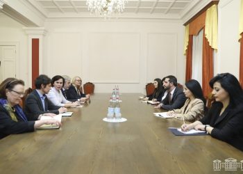 Ռուբեն Ռուբինյանը մի խումբ դեսպանների հետ քննարկել է Հայաստան-Թուրքիա հարաբերությունների կարգավորումը
