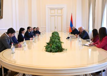 Նախագահ Վահագն Խաչատուրյանն ընդունել է Արցախի խորհրդարանի պատգամավորներին￼