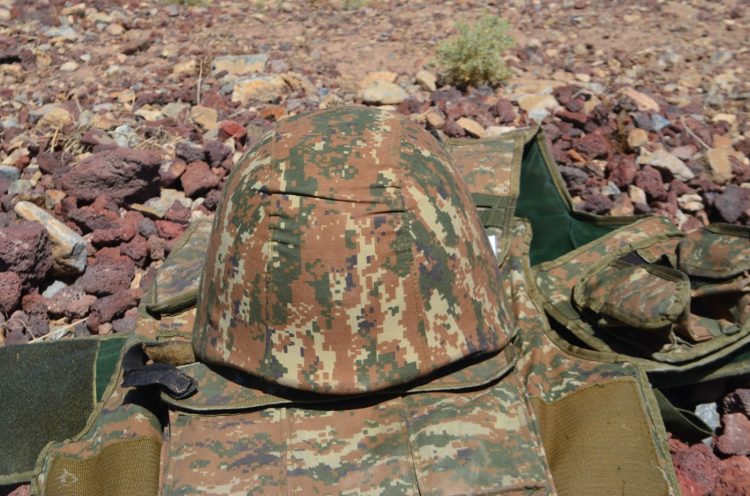 На одной из боевых позиций обнаружено тело солдата-срочника