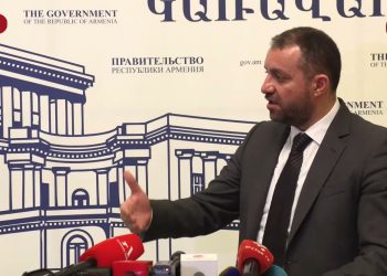 Բանկերը չեն ուզում գնան ու գյուղացու տունը խլեն․ Քերոբյան