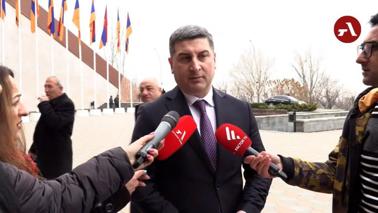 Ուզում եմ սրիկայության աստիճանը հասկանալ. Գնել Սանոսյանը՝ Տաթև-Աղվանի  ճանապարհի փլուզման լուրի մասին