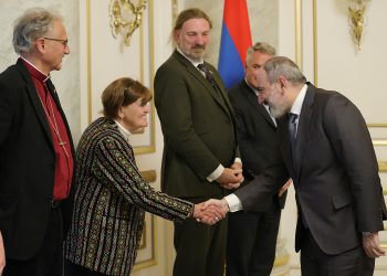Նիկոլ Փաշինայնն ընդունել է ՄԹ Մեծ Բրիտանիա-Հայաստան բարեկամական խմբի ղեկավարի գլխավորած պատվիրակությանը