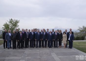 ՀՀ ԱԺ և ՌԴ ԴԺ միջև համագործակցության միջխորհրդարանական հանձնաժողովի անդամներն այցելել են Ծիծեռնակաբերդի հուշահամալիր