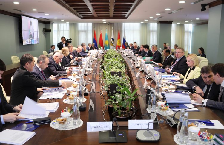 ԵՏՀ Խորհուրդը բարձրացրել է անձնական օգտագործման ապրանքների անմաքս ներմուծման շեմը