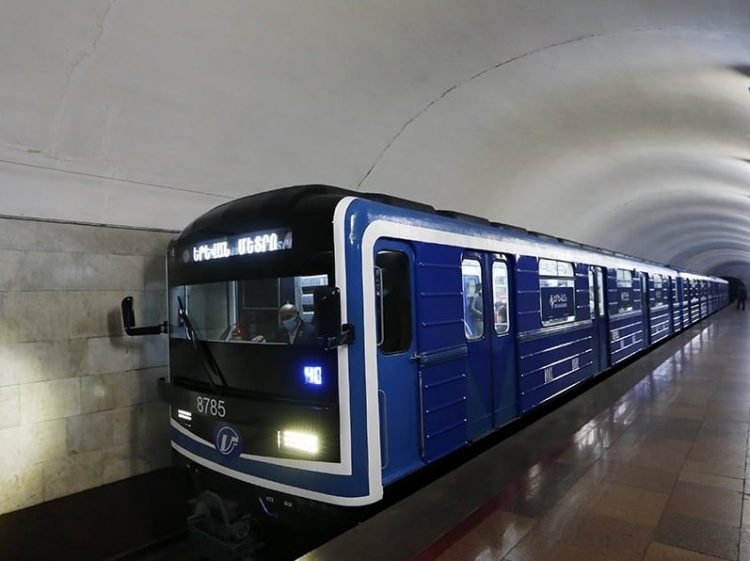 24 апреля Ереванский метрополитен будет работать до часа ночи
