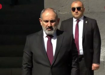 ՀՀ նախագահը, վարչապետն ու այլ պաշտոնյաներ հարգանքի տուրք մատուցեցին Ցեղասպանության զոհերի հիշատակին