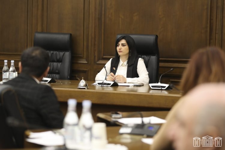 Լրագրողների գործունեության առնչությամբ Թագուհի Թովմասյանը Էթիկայի հանձնաժողովի ձեւավորման գործընթաց է նախաձեռնել