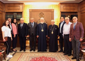 Արամ Ա կաթողիկոսն Անթիլիասում ընդունել է Արցախի ԱԺ նախագահին