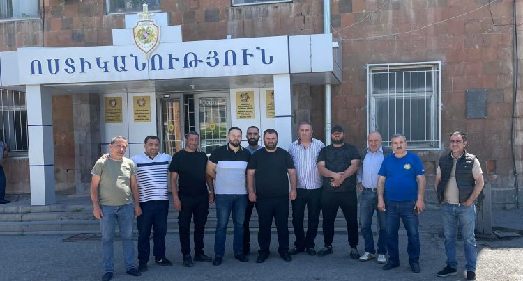 Այսօր ավելի վաղ բերման ենթարկված Էջմիածնի ավագանու անդամներն ազատ են արձակվել