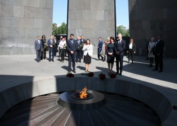 Լիտվայի նախագահ Գիտանաս Նաուսեդան այցելել է Հայոց ցեղասպանության հուշահամալիր