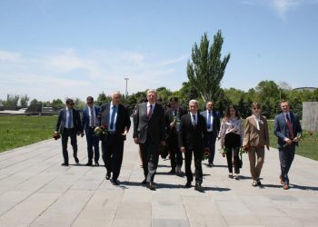 ՌԴ հաշվիչ պալատի նախագահ Ալեքսեյ Կուդրինն այցելել է Հայոց ցեղասպանության հուշահամալիր (լուսանկարներ)