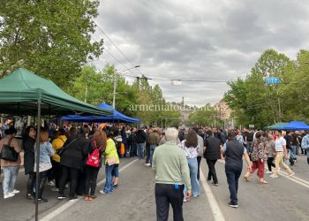Հավաքներին մասնակցելու նպատակով նյութապես շահագրգռելու մեղադարանքով 2 անձ է կալանավորվել. ՔԿ
