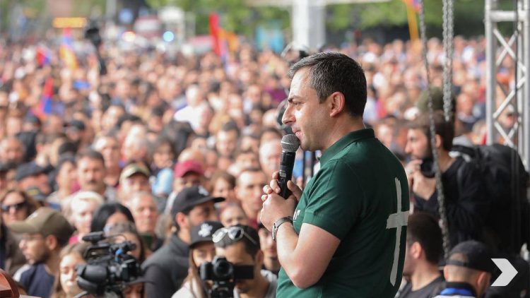 К антиправительственным выступлениям в Ереване присоединяются жители областей – Сагателян (фото)