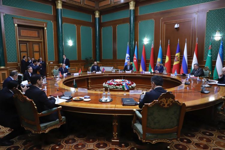 Կոչ ենք անում Բաքվին Ղարաբաղի բնակչությանը չդարձնել Երևանի հետ տարաձայնությունների պատանդ. Զախարովա