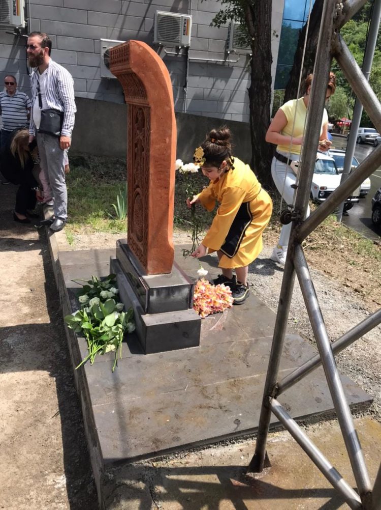 В Алаверди открыли памятник понтийским грекам и армянам – жертвам геноцида (фото)
