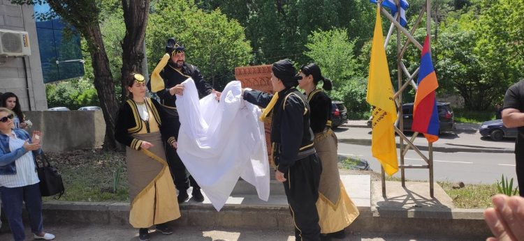 В Алаверди открыли памятник понтийским грекам и армянам – жертвам геноцида (фото)