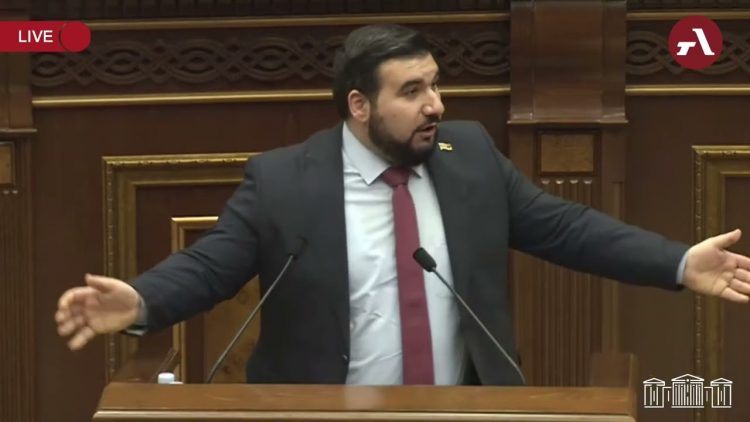 «Գլուխներդ պատին կտաք»․ Վահագն Ալեքսանյանը՝ Սաղաթելյանին ու Վահե Հակոբյանին
