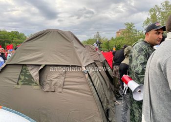 Ֆրանսիայի հրապարակի վրաններից մեկից հիվանդանոց տեղափոխված տղամարդը մահացել է