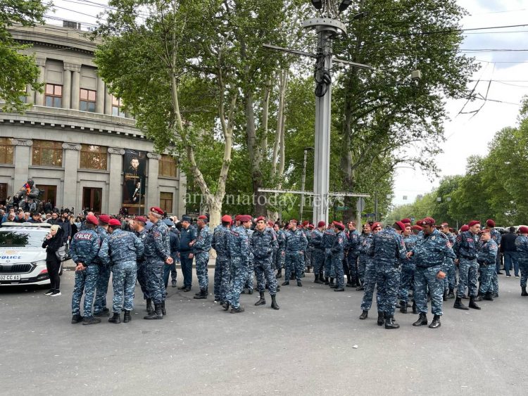 Ընդդիմության ակցիան Երևանի կենտրոնում. Armenia Today-ի ֆոտոշարքը