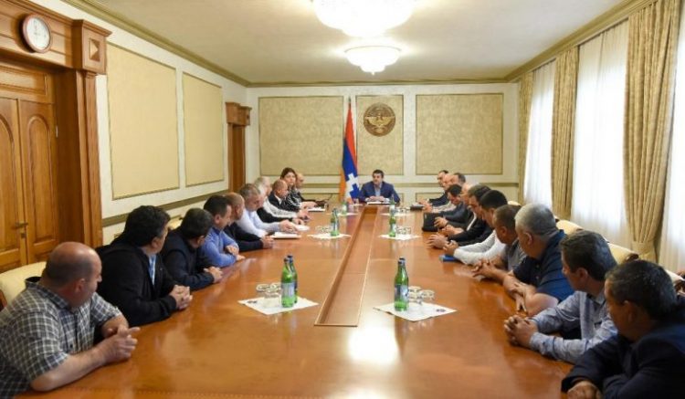 Արայիկ Հարությունյանն ընդունել է Հադրութի շրջվարչակազմի պատասխանատուներին և մի շարք համայնքների ղեկավարների
