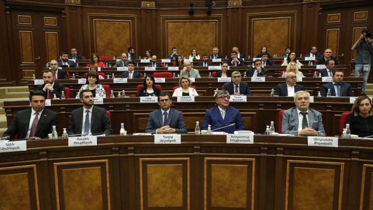 «Քաղաքացիական պայմանագիր» խմբակցությունը չի մասնակցի ընդդիմության առաջարկած ԱԺ արտահերթ նիստին