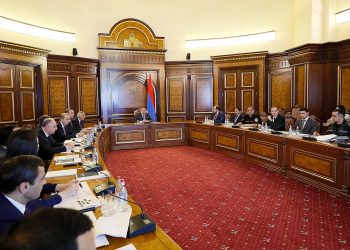 Վարչապետի մոտ քննարկել են Ներքին գործերի նախարարության նախնական մոդելը
