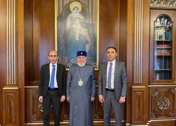 Ամենայն Հայոց Կաթողիկոսն ընդունել է Արցախի պետնախարարին և ՄԻՊ–ին