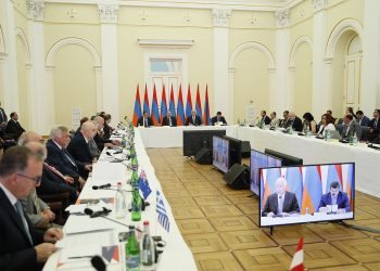 Վարչապետը մասնակցում է «Հայաստան» համահայկական հիմնադրամի հոգաբարձուների խորհրդի նիստին