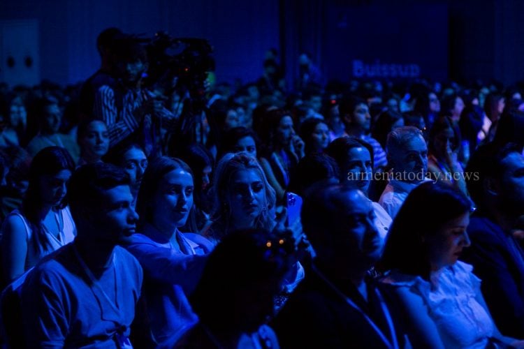 Минобороны России сообщило о нарушении перемирия в Аскеранском районе