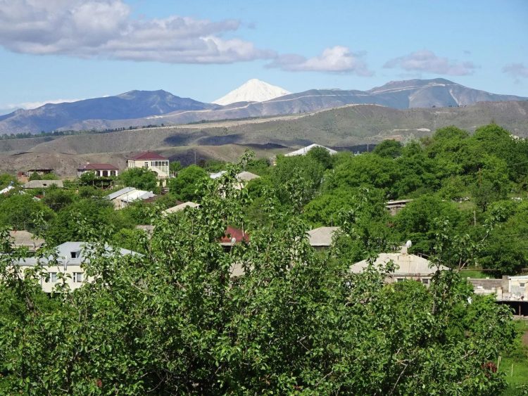 «Լեռներով դեպի հին համալսարաններ». РИА новости-ի թղթակիցը բացահայտում է Վայոց Ձորը