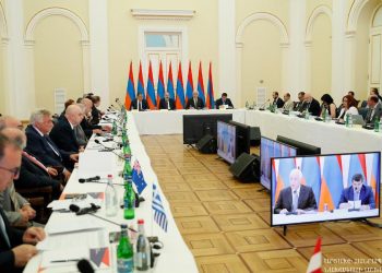 Համայն հայության ջանքերով Արցախում իրականացվում են մեծածավալ բնակարանաշինական աշխատանքներ․ Արայիկ Հարությունյան