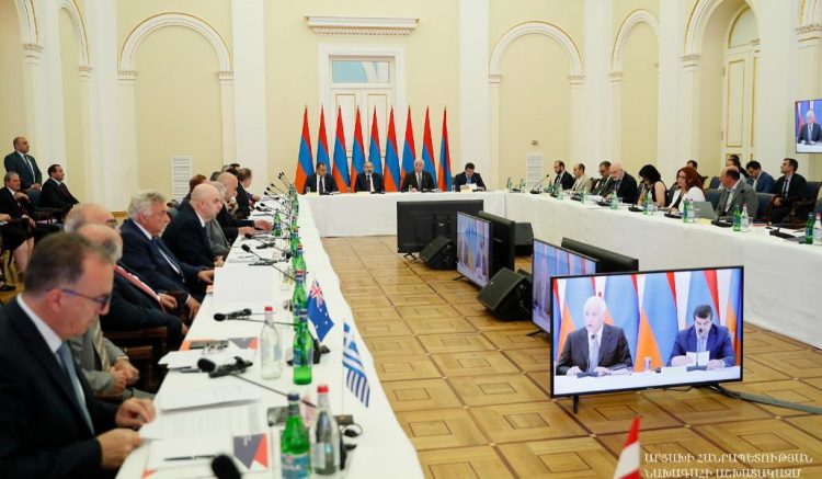 Համայն հայության ջանքերով Արցախում իրականացվում են մեծածավալ բնակարանաշինական աշխատանքներ․ Արայիկ Հարությունյան