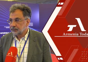 Дерлугьян: Развитие внутриполитической ситуации в Армении зависит от обстановки на фронтах в Украине