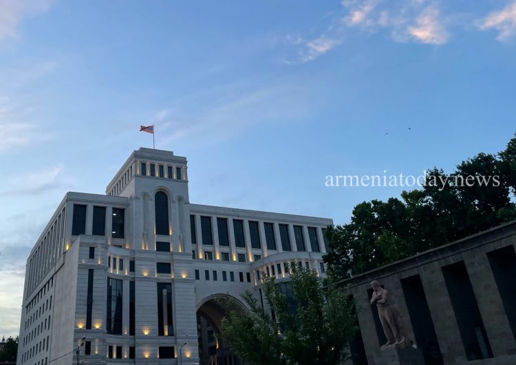 Ваагн Хачатурян поздравил Никола Пашиняна с днем рождения