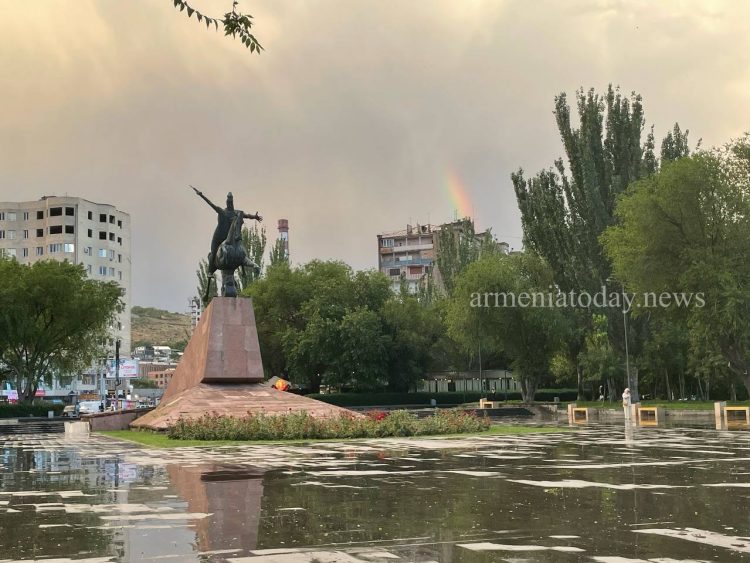 Захарова призвала Баку не делать население Карабаха заложником разногласий с Ереваном