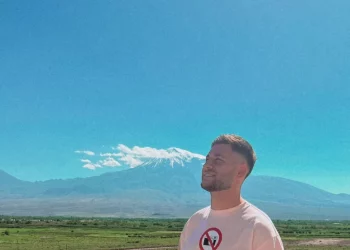 Դավիթ (Դավա) Մանուկյանը Հայաստանում է