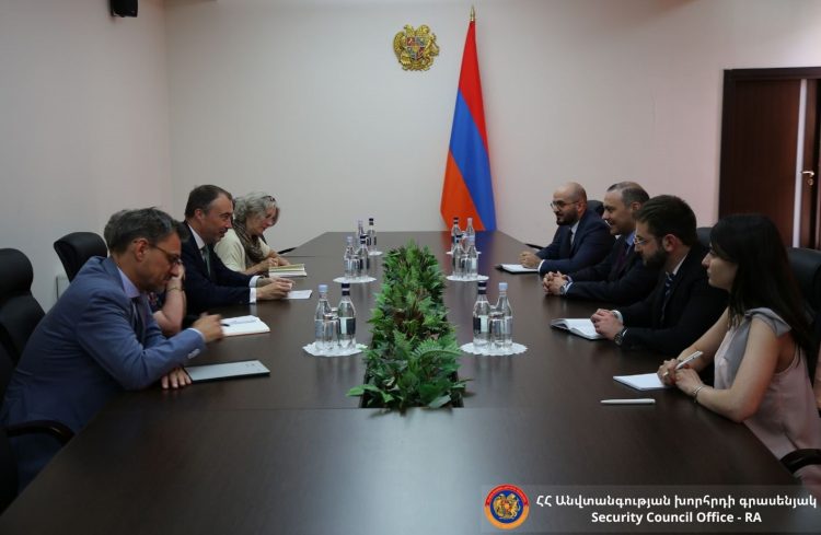 Գրիգորյանը Կլաարի հետ քննարկել է հայ-ադրբեջանական հարաբերությունների կարգավորման բրյուսելյան գործընթացը
