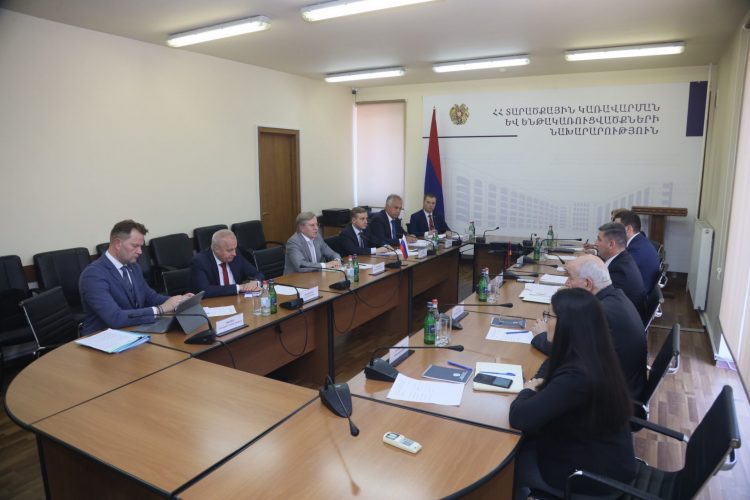 Քննարկվել են միջազգային ավտոմոբիլային բեռնափոխադրումների, «Վերին Լարս»-ի անցակետերի բեռնաթափման հարցերը