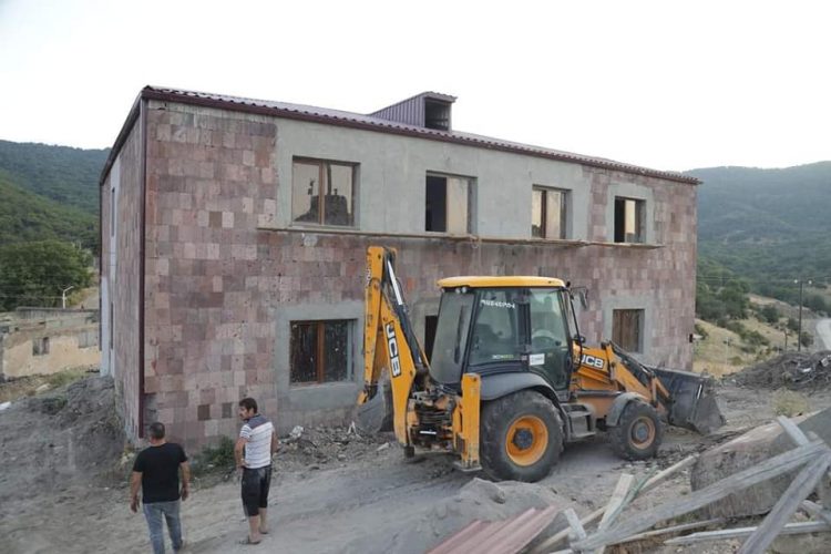 Շուռնուխում 4 ընտանիք բնակարանամուտ կտոնի․ Առուշ Առուշանյան