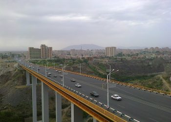 Դավթաշենի կամրջի պատնեշի հատվածի բետոնե ծեփամածիկները թափվել են․ փրկարարները սահմանազատել են տարածքը