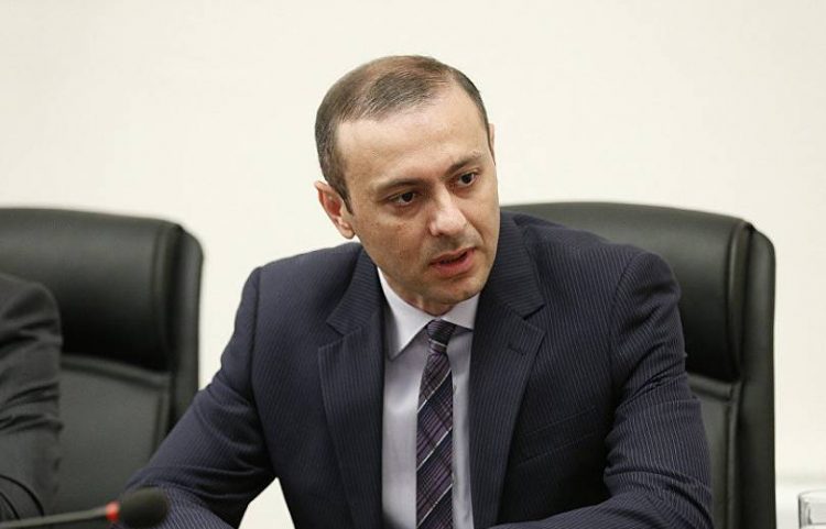 Григорян: Необходимо обсуждать вариант отделения вопроса Карабаха от отношений Баку и Еревана